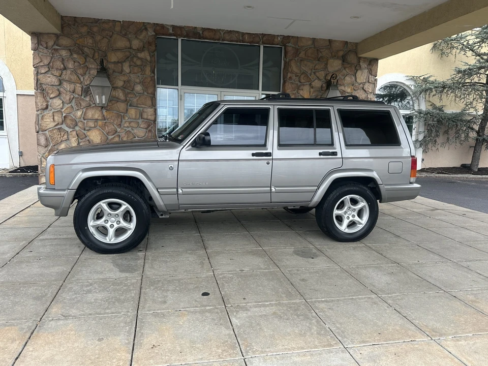2001 Jeep XJ Cherokee - Image 5 of 31