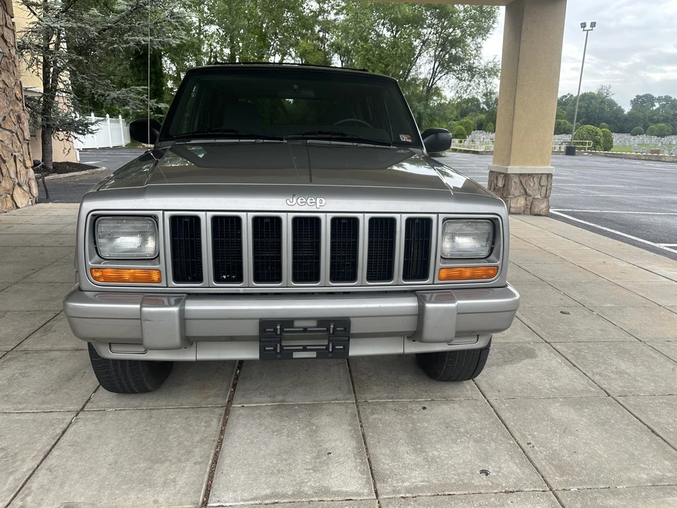 2001 Jeep XJ Cherokee - Image 3 of 31