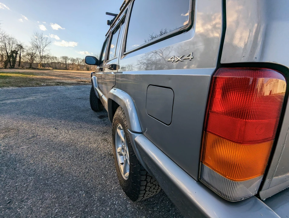 2001 Jeep XJ Cherokee - Image 16 of 31