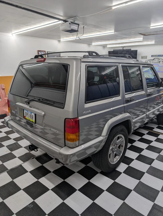 2001 Jeep XJ Cherokee - Image 10 of 31