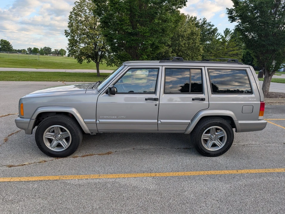 2001 Jeep XJ Cherokee - Image 4 of 31
