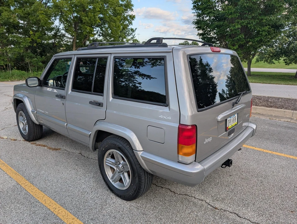 2001 Jeep XJ Cherokee - Image 5 of 31