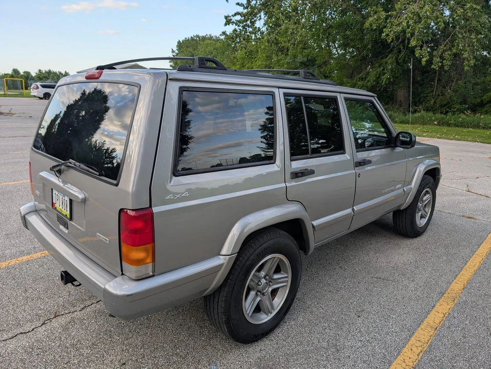 2001 Jeep XJ Cherokee - Image 7 of 31