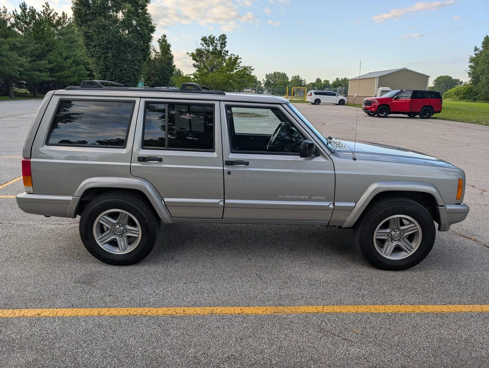 2001 Jeep XJ Cherokee - Image 8 of 31