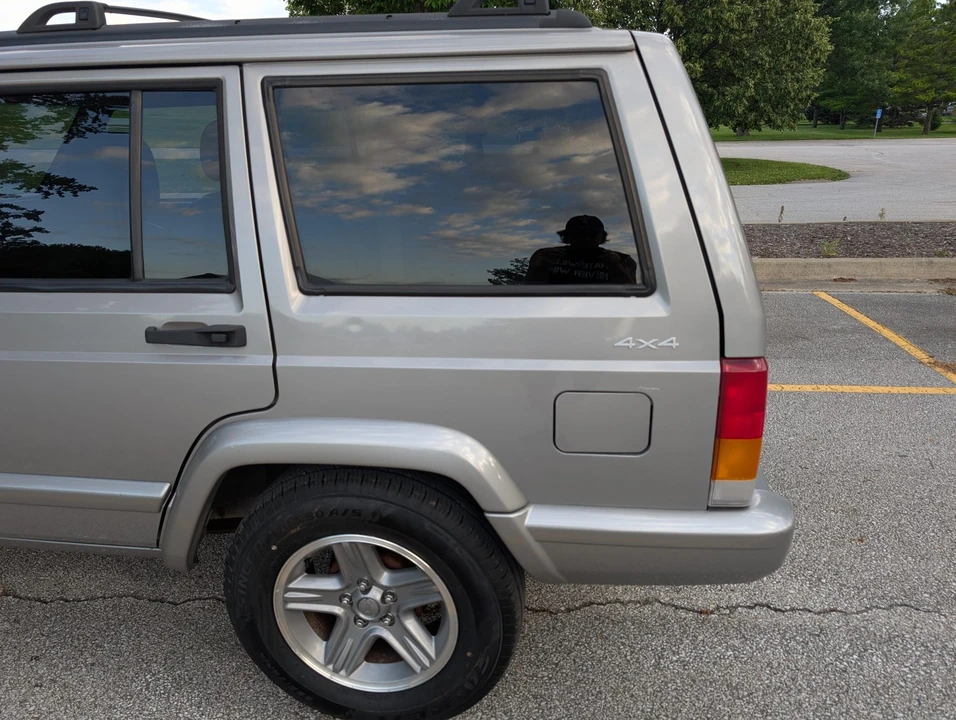 2001 Jeep XJ Cherokee - Image 23 of 31