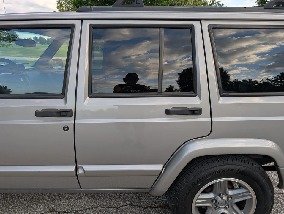 2001 Jeep XJ Cherokee - Image 22 of 31