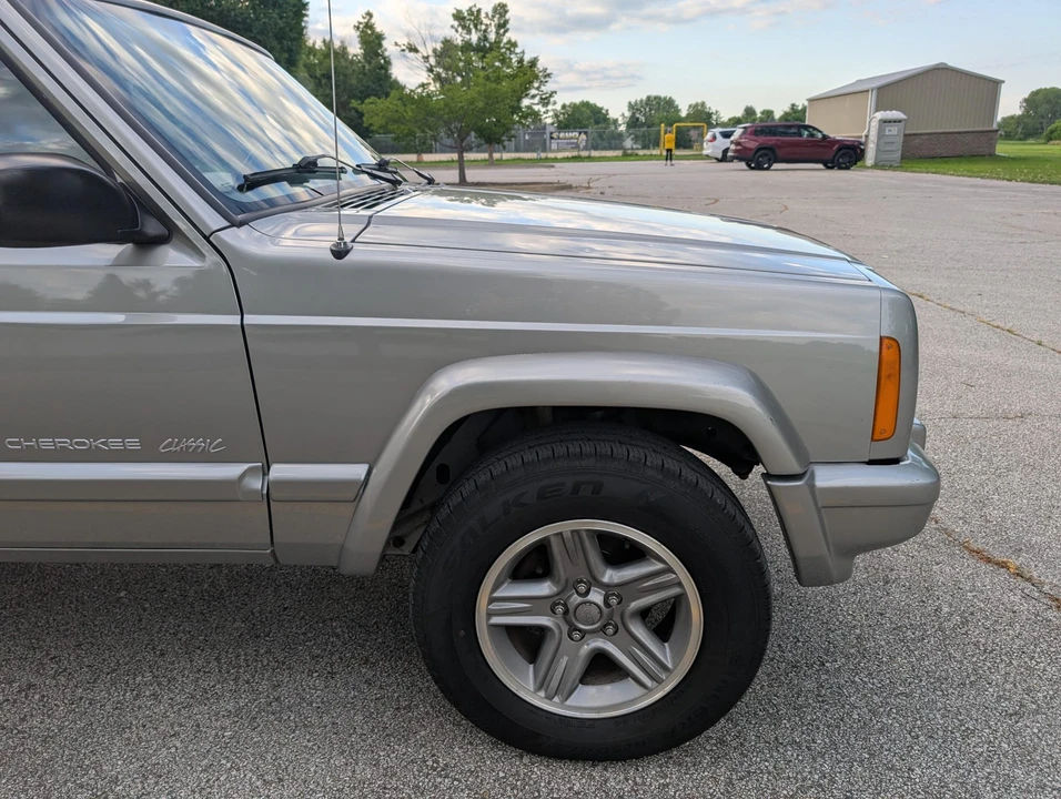 2001 Jeep XJ Cherokee - Image 15 of 31