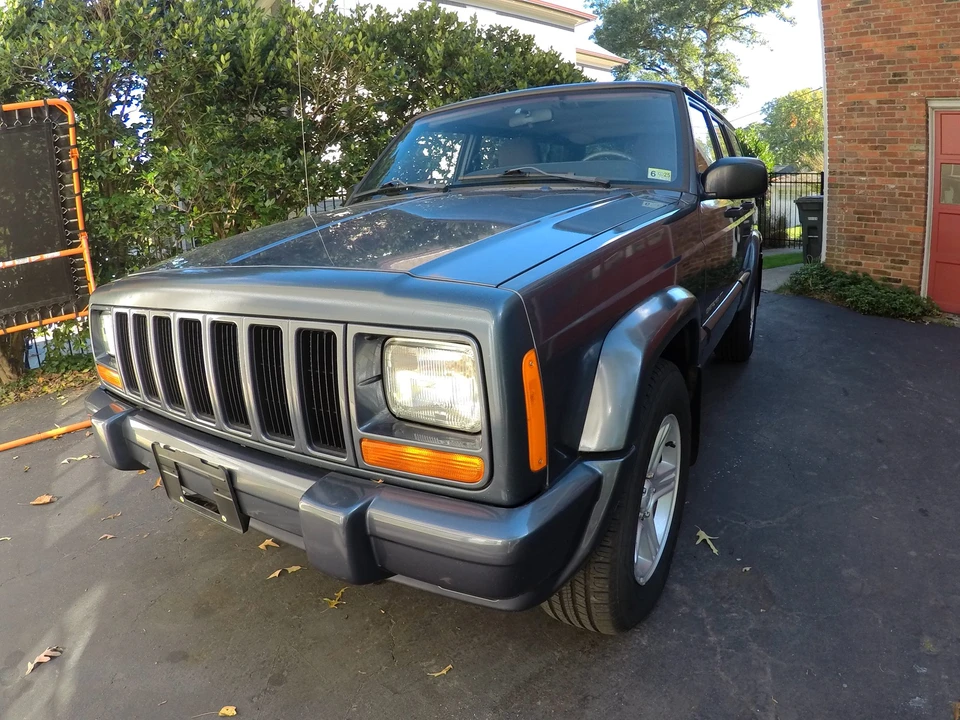 2001 Jeep XJ Cherokee - Image 2 of 31
