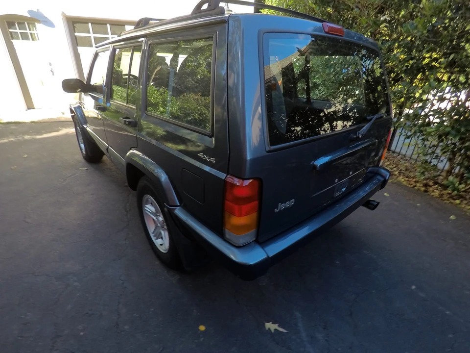 2001 Jeep XJ Cherokee - Image 9 of 31