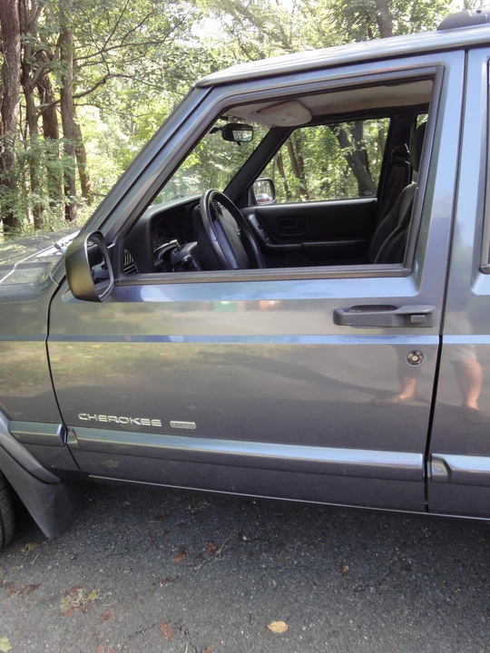 2001 Jeep XJ Cherokee - Image 21 of 31