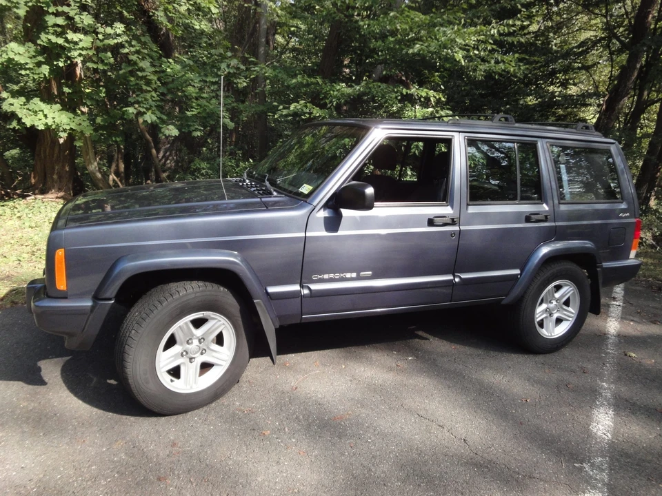 2001 Jeep XJ Cherokee - Image 3 of 31