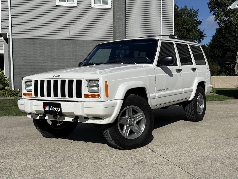 2001 Jeep XJ Cherokee - Image 3 of 31