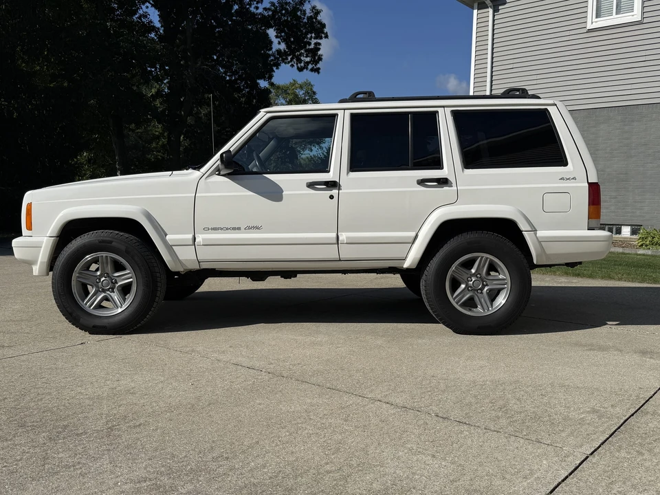 2001 Jeep XJ Cherokee - Image 16 of 31