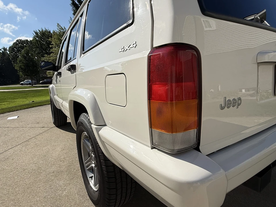 2001 Jeep XJ Cherokee - Image 18 of 31