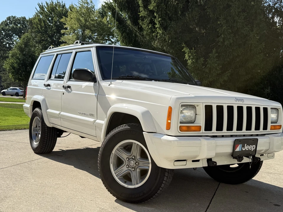 2001 Jeep XJ Cherokee - Image 7 of 31