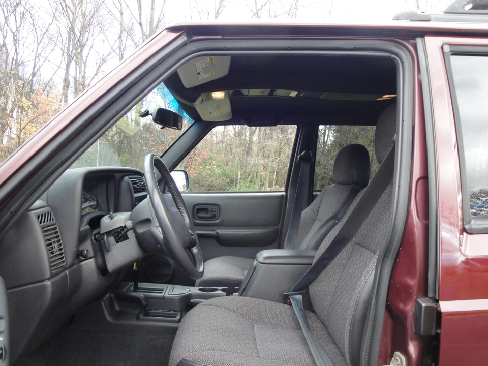 2001 Jeep XJ Cherokee - Image 30 of 31