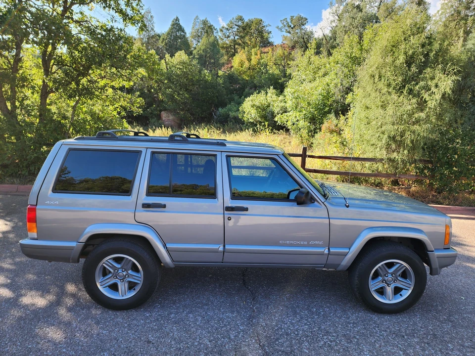 2001 Jeep XJ Cherokee - Image 21 of 31