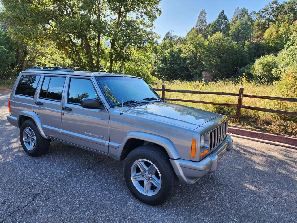 2001 Jeep XJ Cherokee - Image 23 of 31