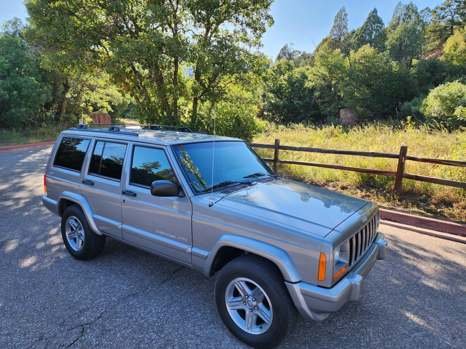 2001 Jeep XJ Cherokee - Image 24 of 31