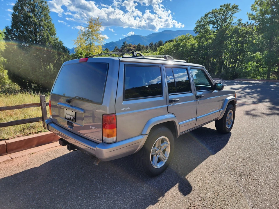 2001 Jeep XJ Cherokee - Image 19 of 31
