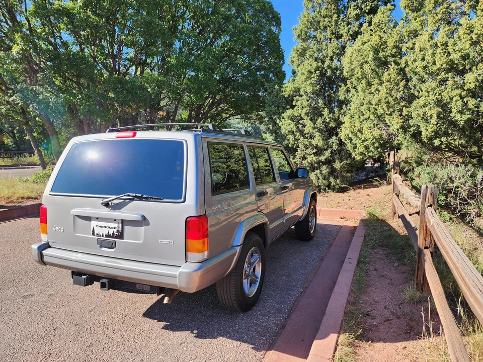 2001 Jeep XJ Cherokee - Image 17 of 31