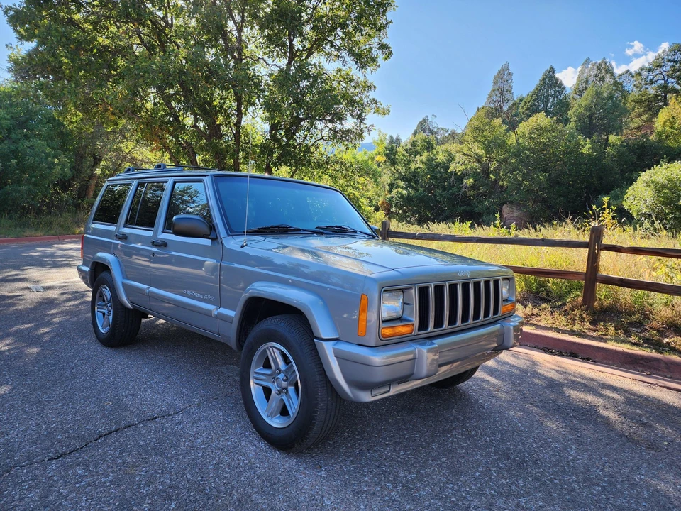 2001 Jeep XJ Cherokee - Image 25 of 31