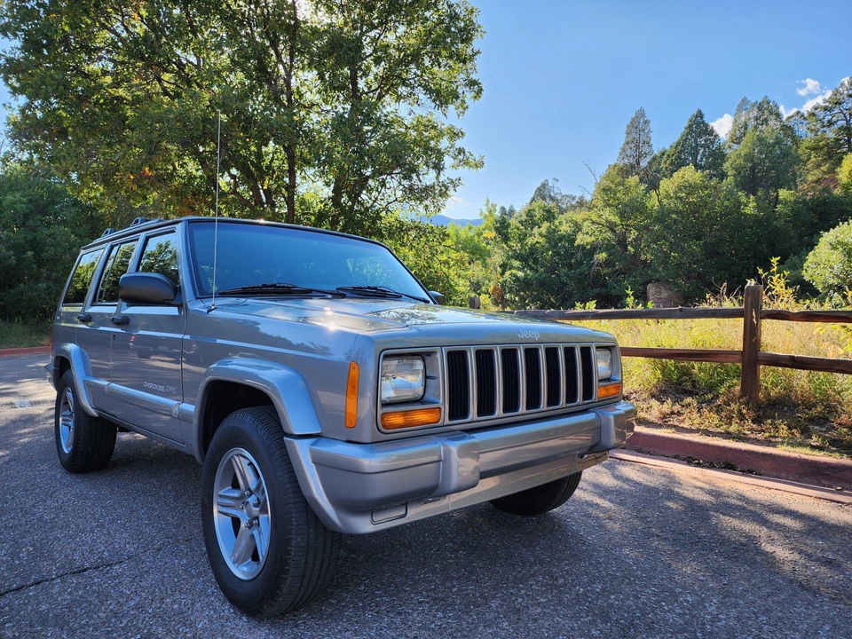 2001 Jeep XJ Cherokee - Image 26 of 31