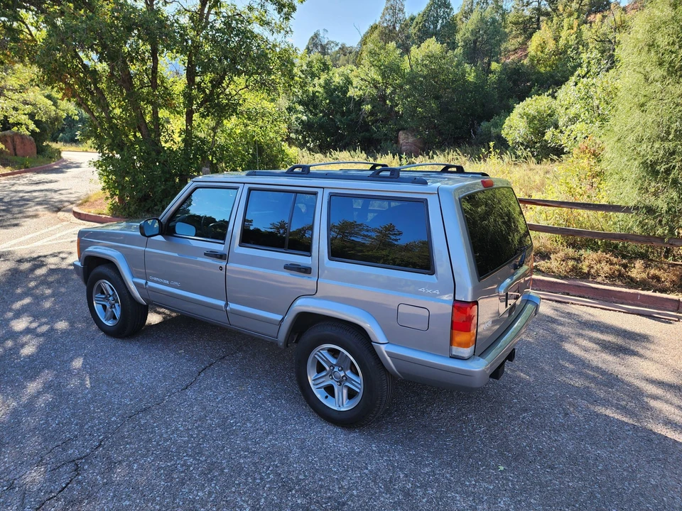 2001 Jeep XJ Cherokee - Image 12 of 31