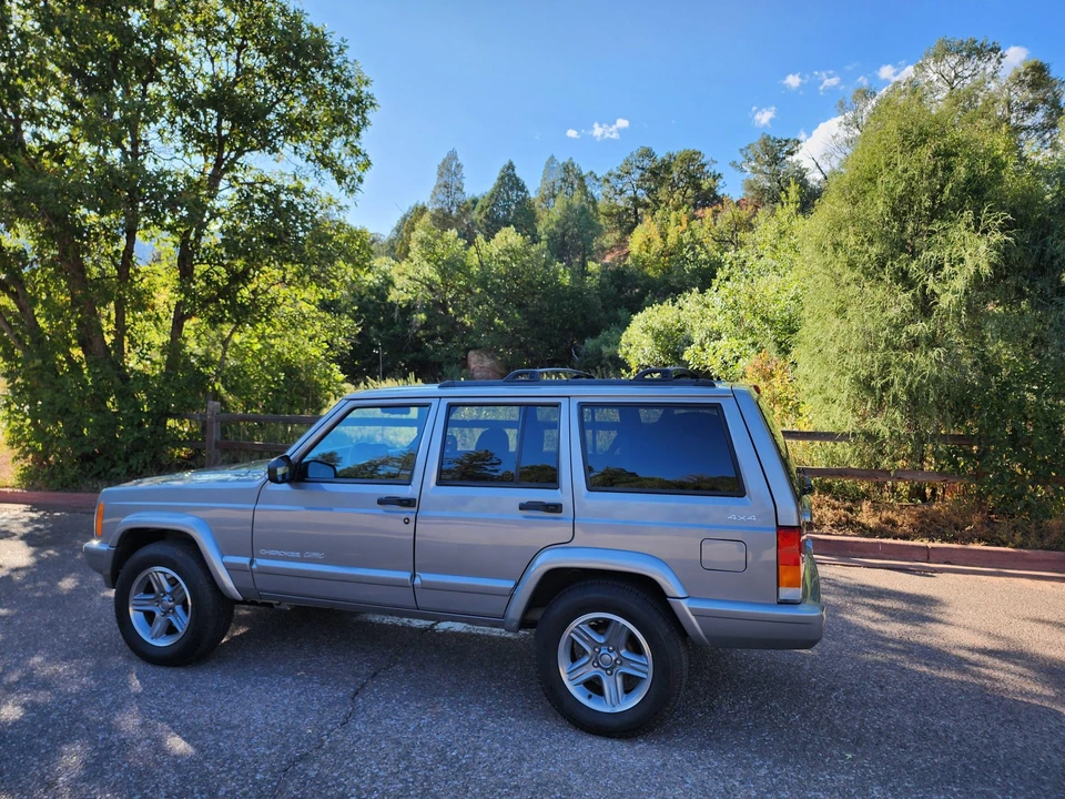 2001 Jeep XJ Cherokee - Image 9 of 31