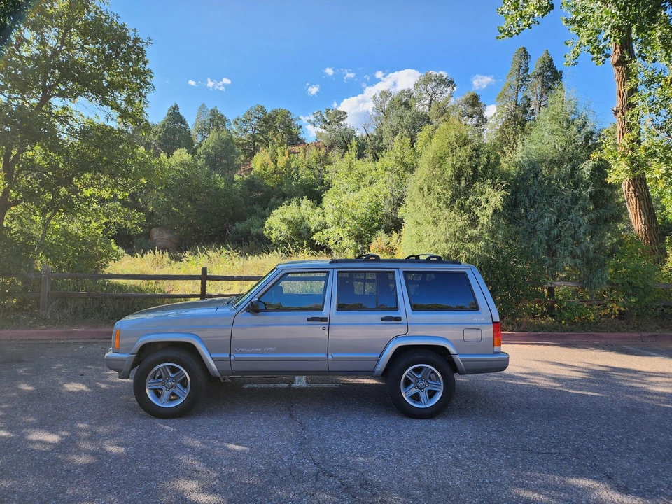 2001 Jeep XJ Cherokee - Image 7 of 31