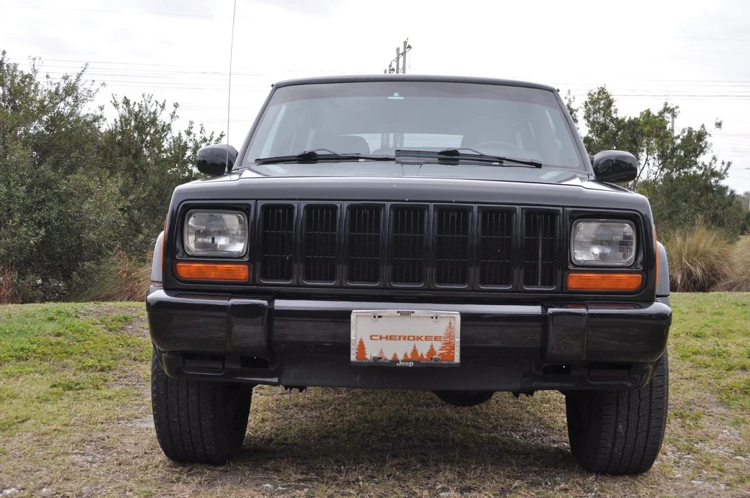 2001 Jeep XJ Cherokee - Image 9 of 31