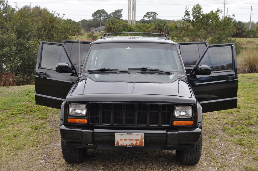 2001 Jeep XJ Cherokee - Image 10 of 31