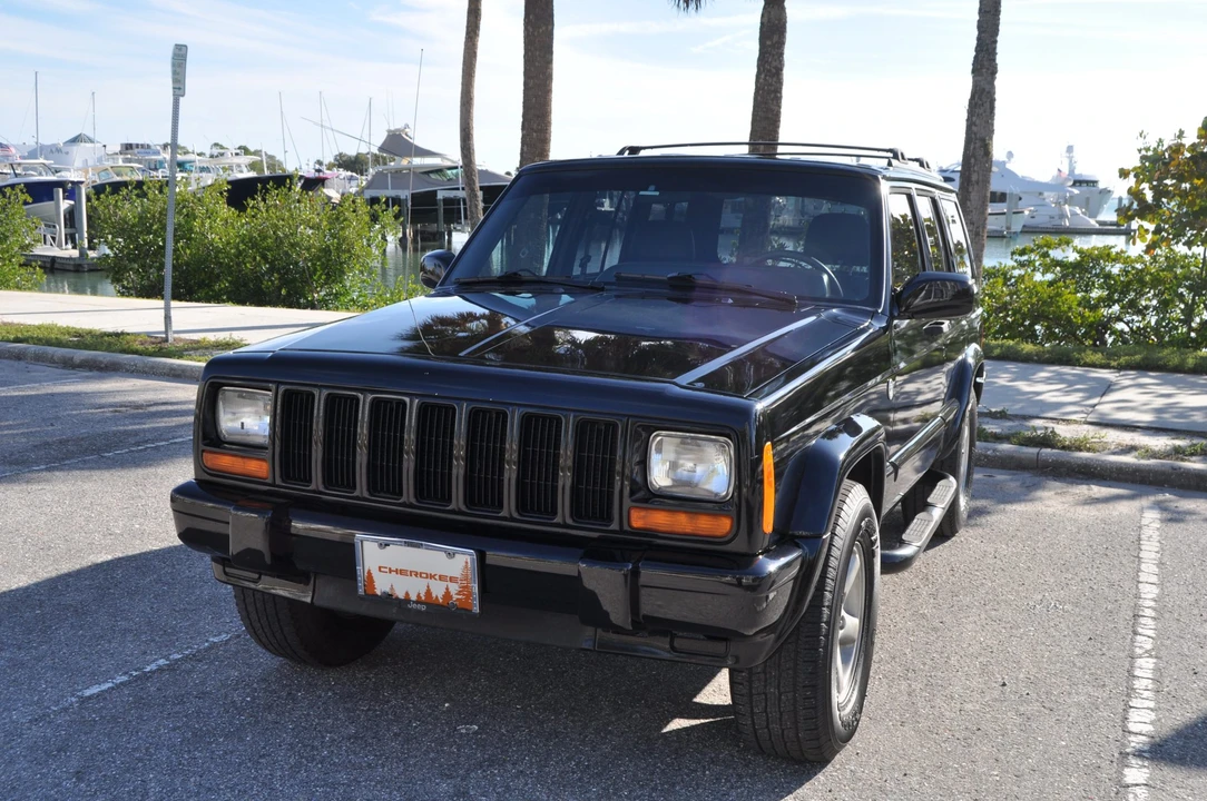 2001 Jeep XJ Cherokee - Image 2 of 31
