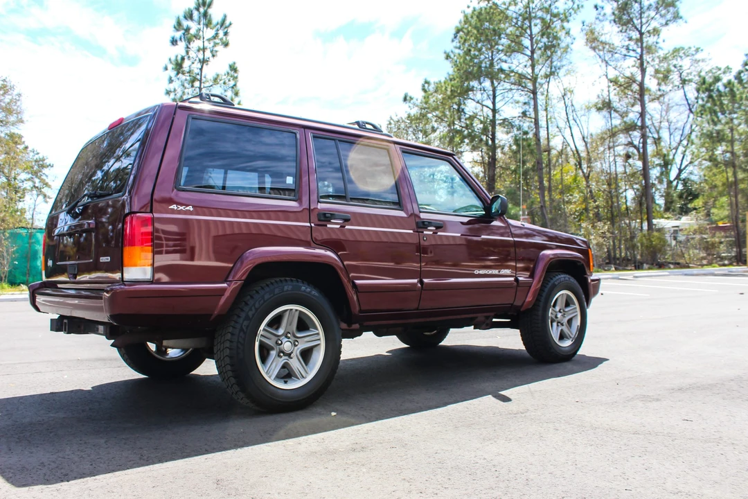 2001 Jeep XJ Cherokee - Image 14 of 31