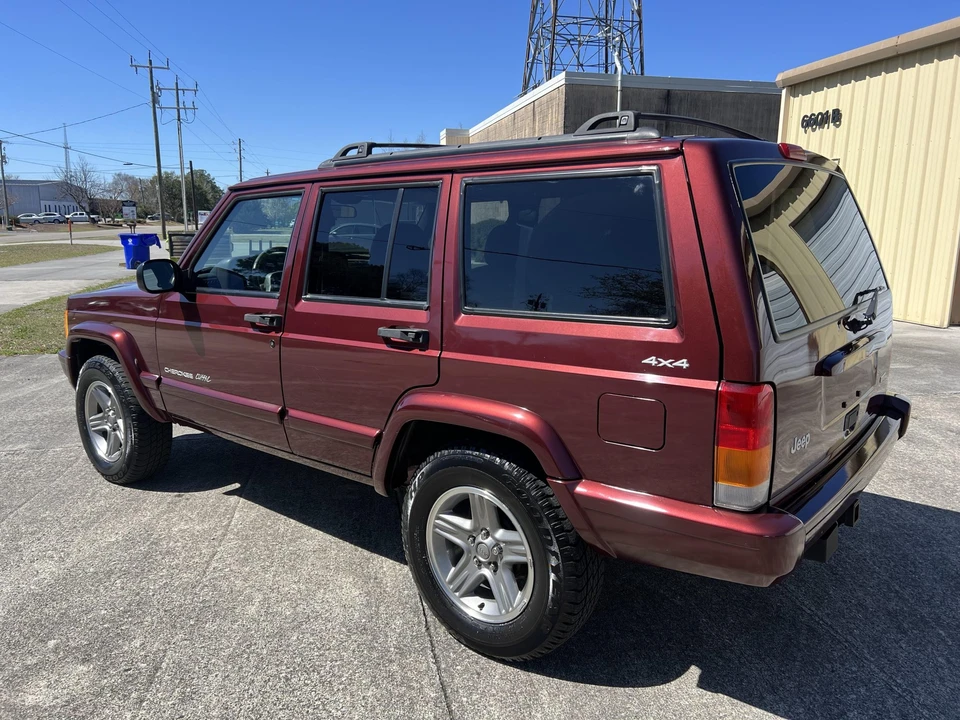 2001 Jeep XJ Cherokee - Image 10 of 31