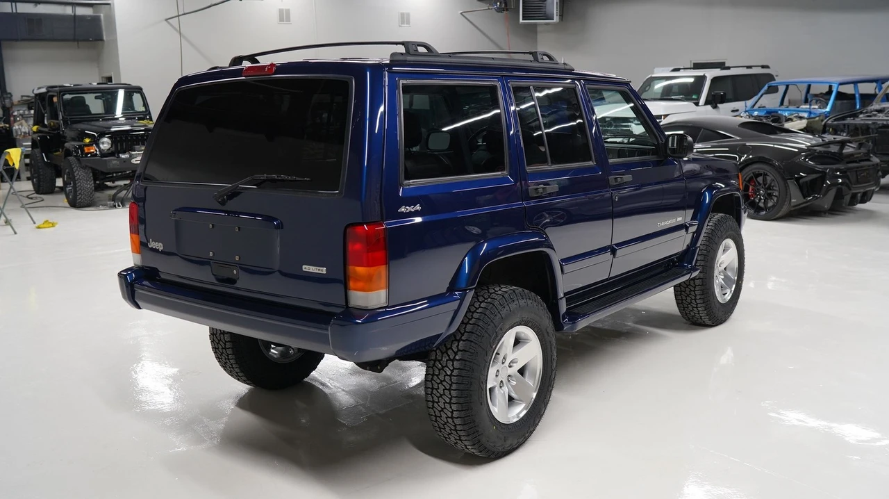 2001 Jeep XJ Cherokee - Image 12 of 21