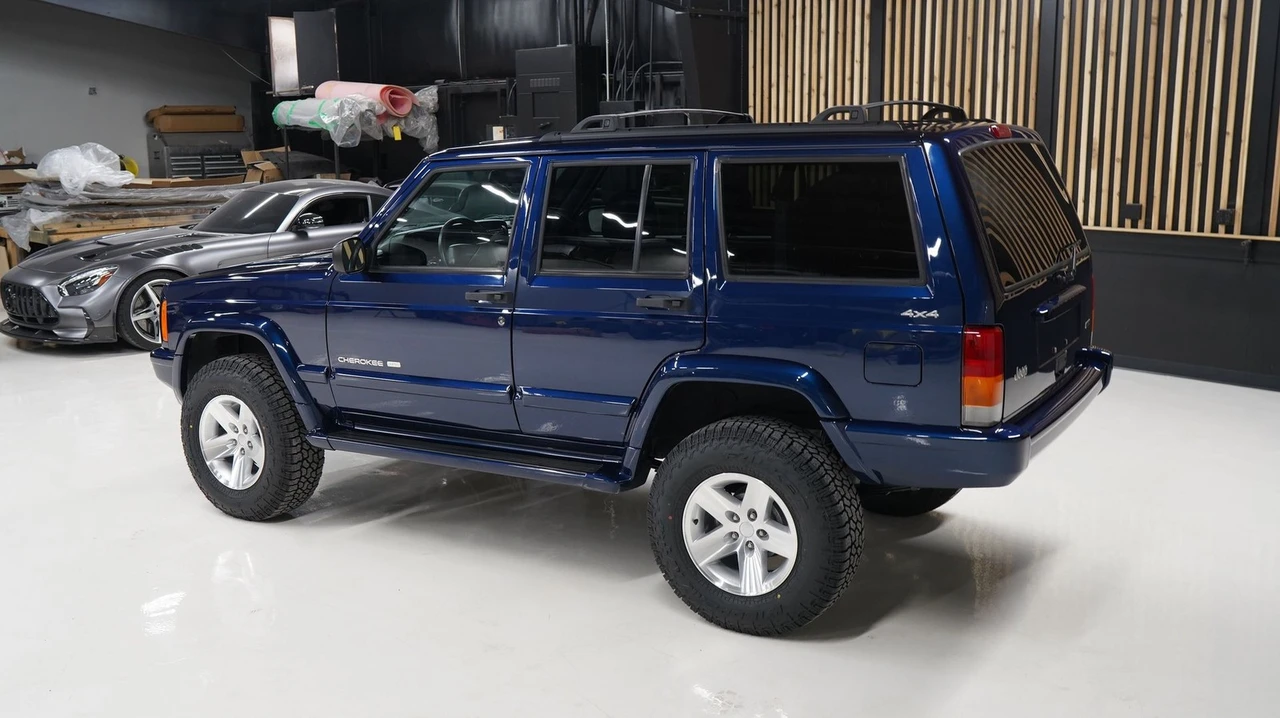 2001 Jeep XJ Cherokee - Image 7 of 21