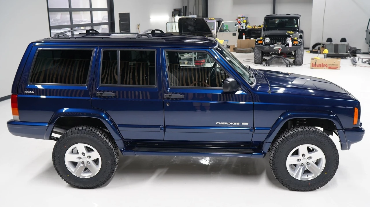 2001 Jeep XJ Cherokee - Image 16 of 21
