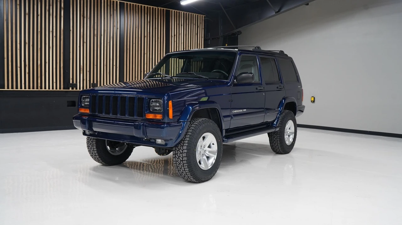 2001 Jeep XJ Cherokee - Image 2 of 21