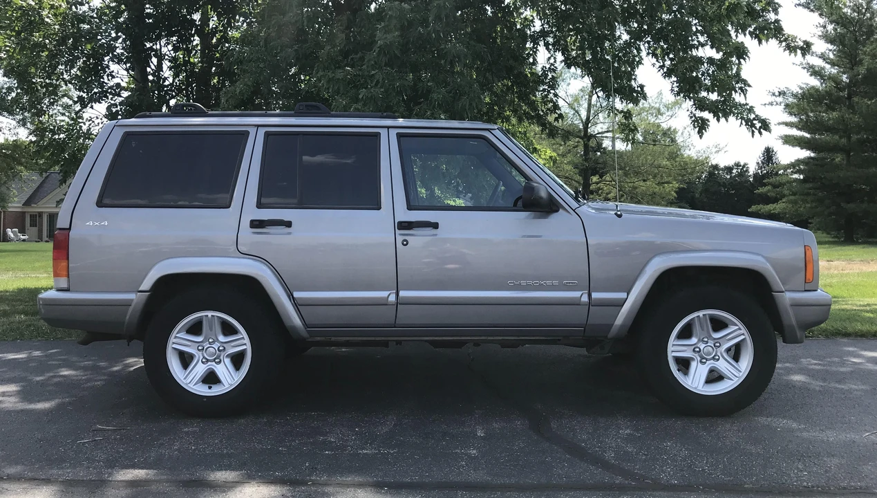 2001 Jeep XJ Cherokee - Image 10 of 31