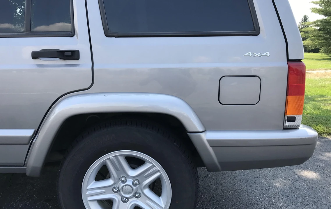 2001 Jeep XJ Cherokee - Image 15 of 31