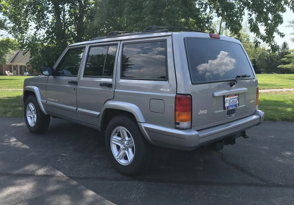 2001 Jeep XJ Cherokee - Image 8 of 31