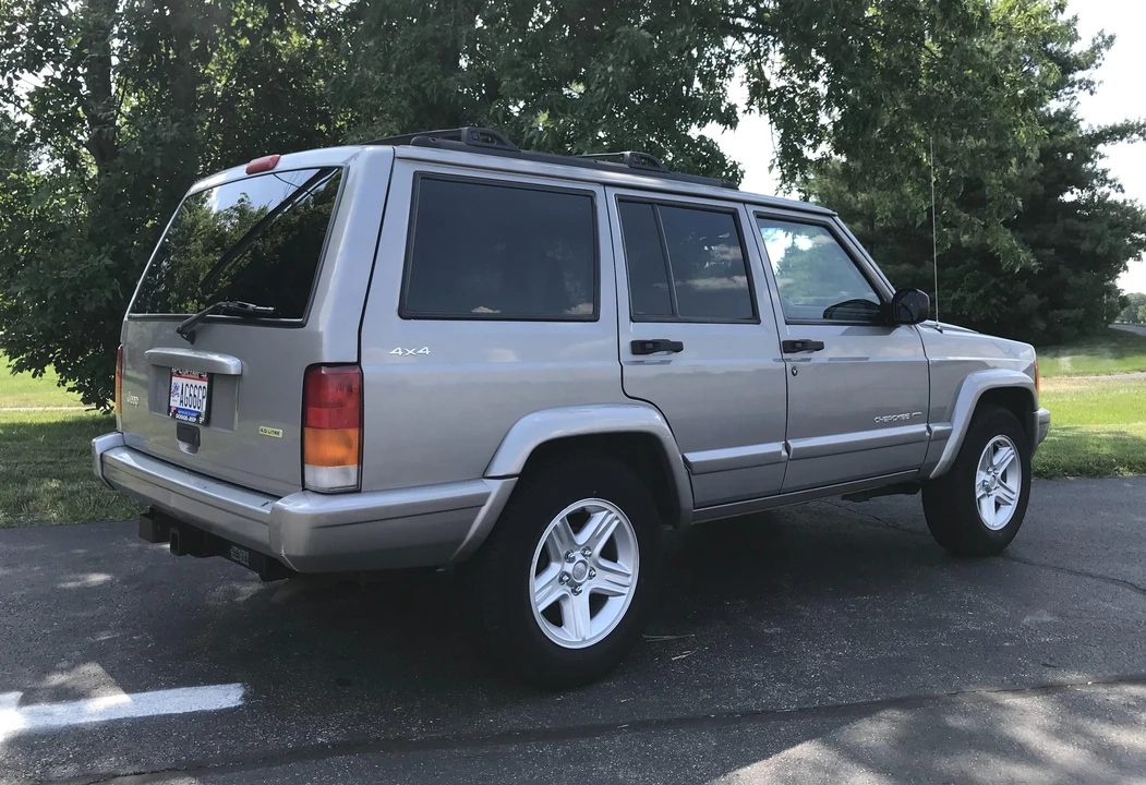 2001 Jeep XJ Cherokee - Image 9 of 31