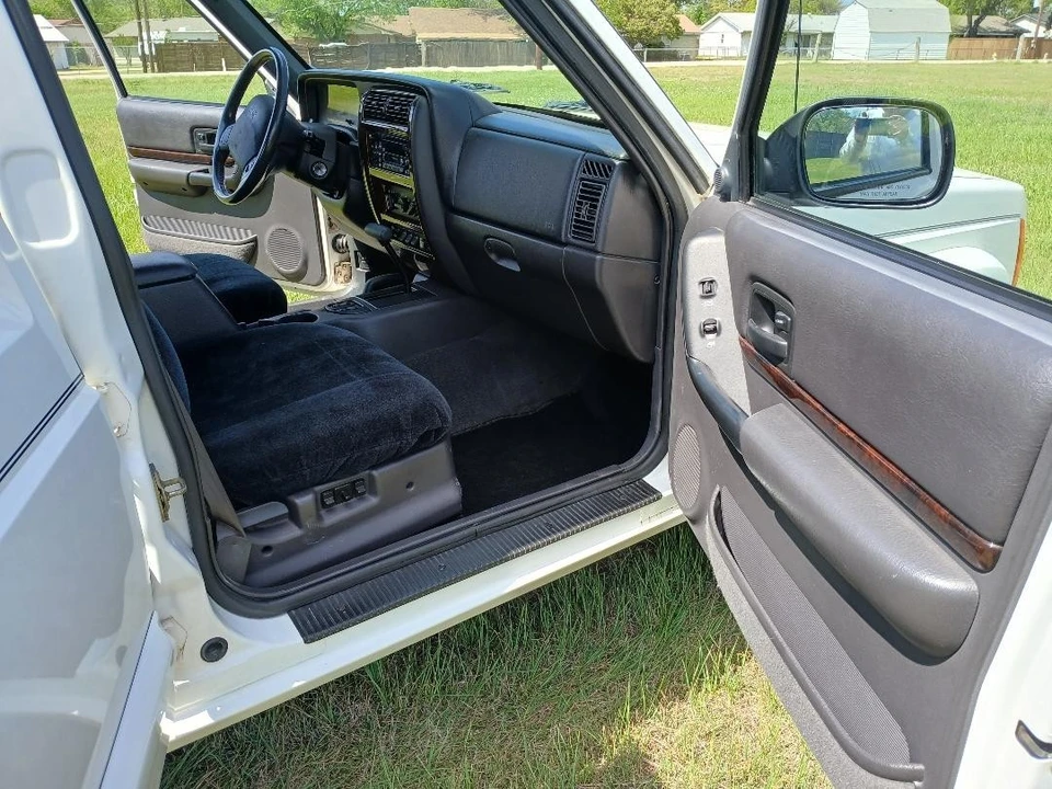 2001 Jeep XJ Cherokee - Image 15 of 21