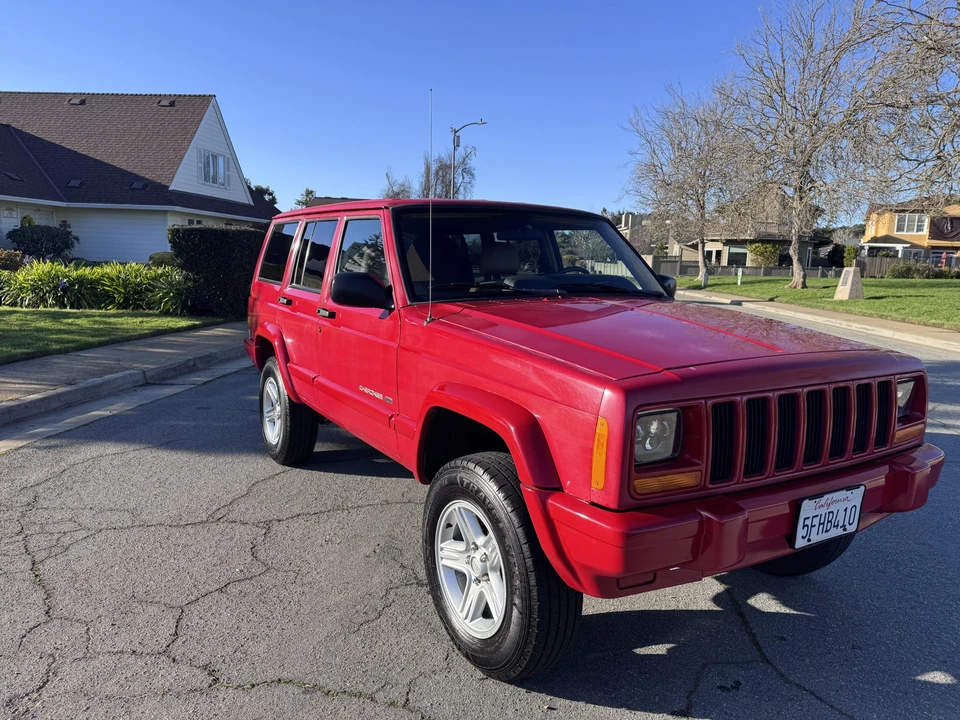 2001 Jeep XJ Cherokee - Image 2 of 31