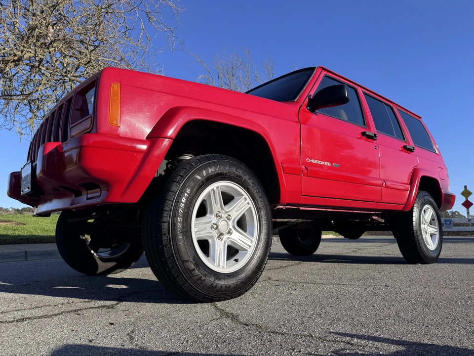 2001 Jeep XJ Cherokee - Image 7 of 31