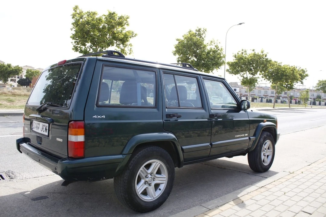 2001 Jeep Cherokee - Image 2 of 28