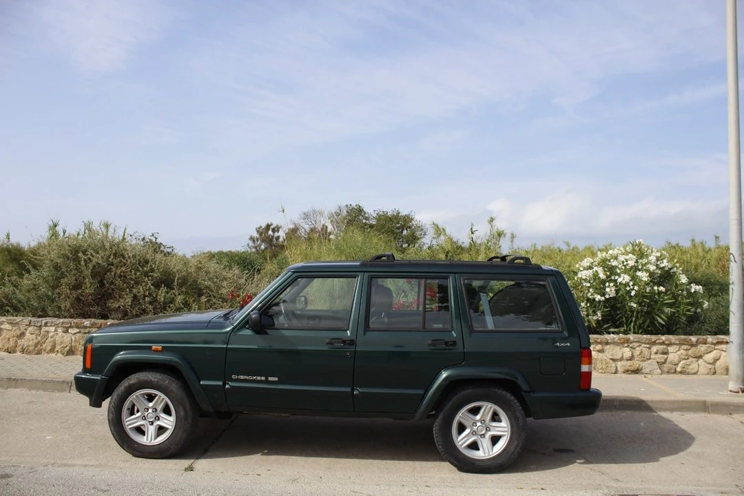 2001 Jeep Cherokee - Image 3 of 28