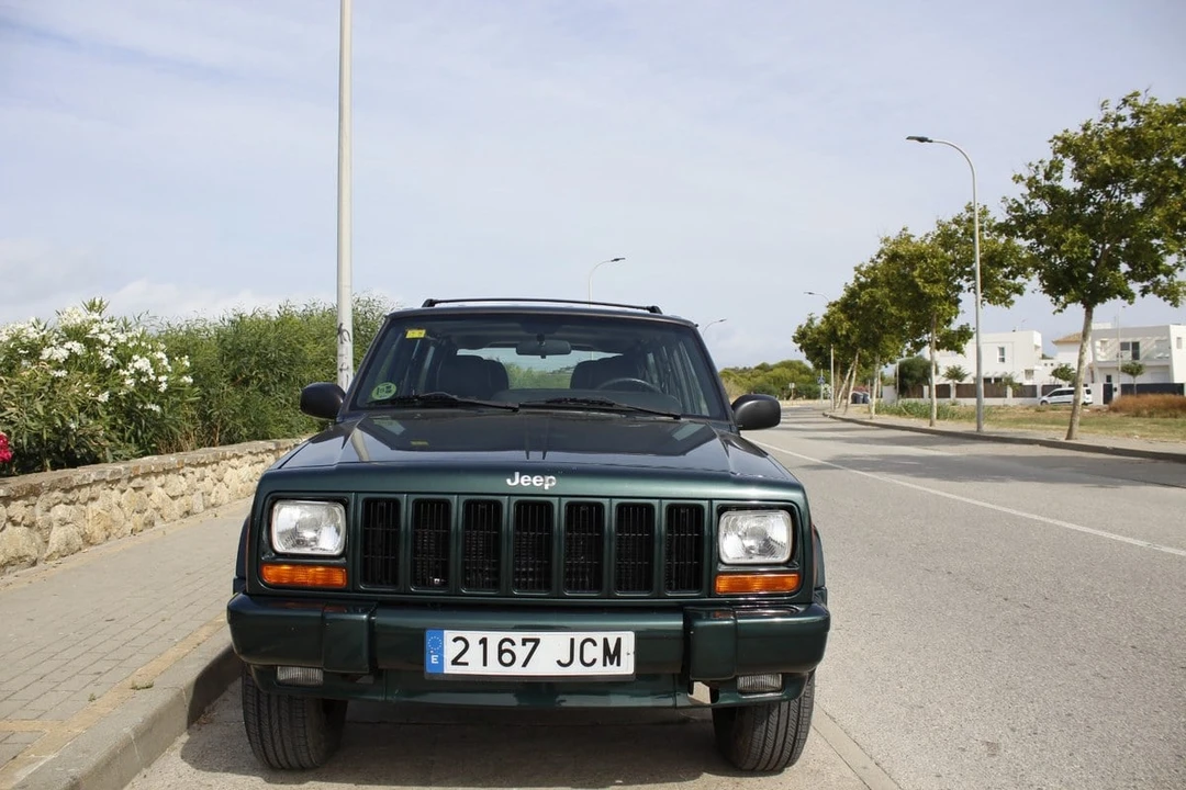 2001 Jeep Cherokee - Image 4 of 28