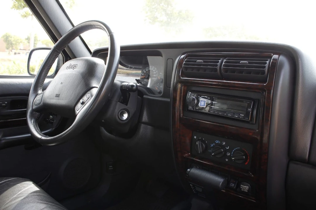 2001 Jeep Cherokee - Image 8 of 28